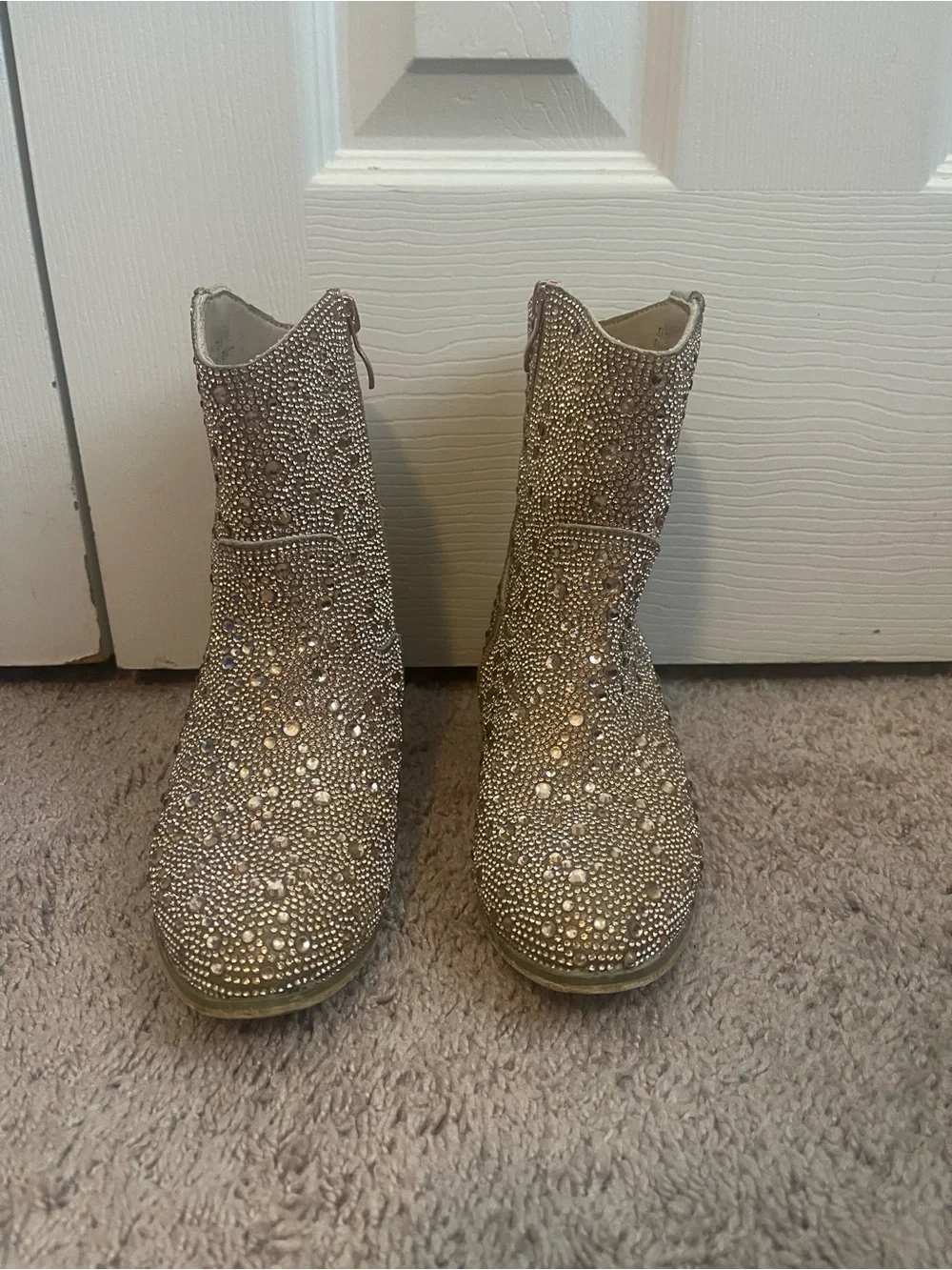Badgley Mischka Girls size 1 Crystal-Embellished Ankle Boots in Rose Gold